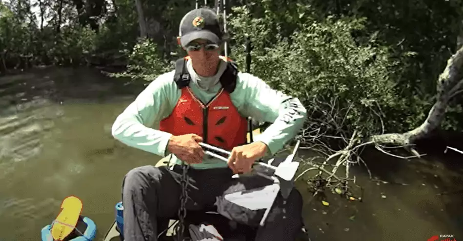 how to anchor a kayak
